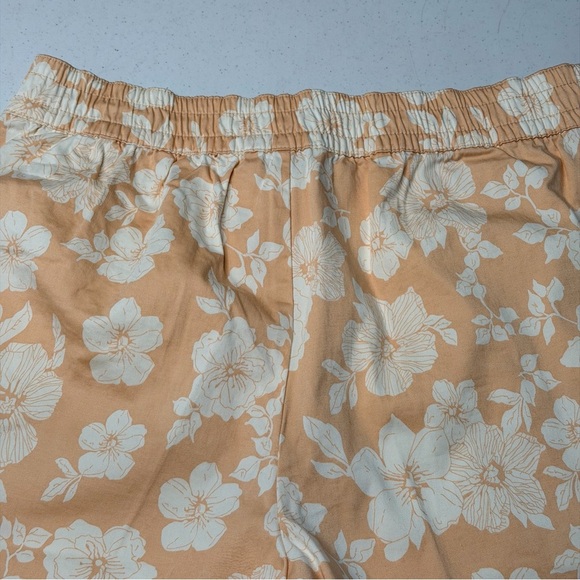JACHS Girlfriend Floral Peach Women's Chino Shorts - Picture 4 of 9